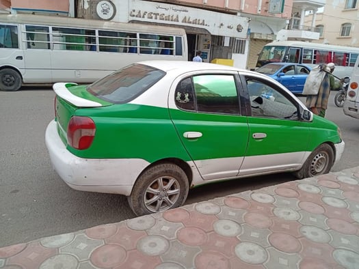 Taxi Toyota Plaza en bon état