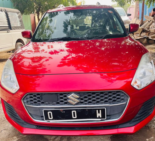 À VENDRE – Suzuki Swift Rouge 2018