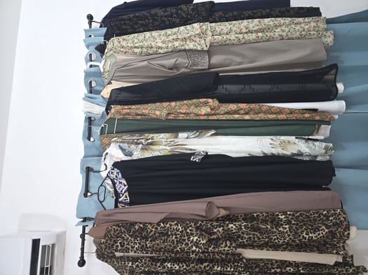 Abayas femmes multicolores disponibles en plusieurs modèles