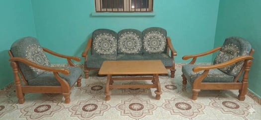 Ensemble salon bois massif 3 places avec fauteuils et table basse