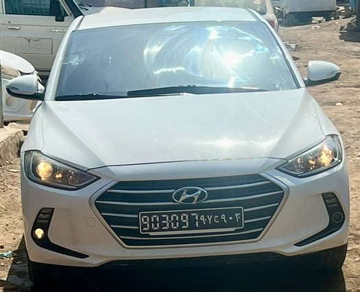Hyundai Avante 2017 diesel automatique en excellent état