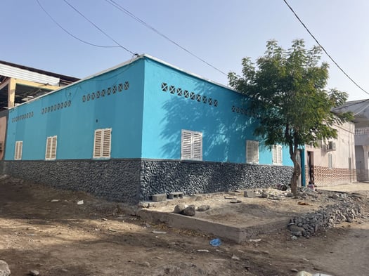 Maison F4 rénovée avec 3 chambres à Cite Poudriere
