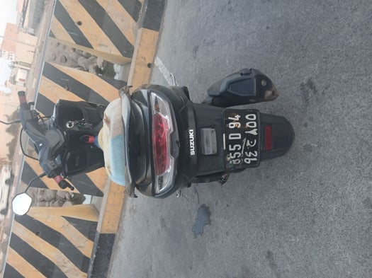 Moto en excellent état, fiable pour tous trajets