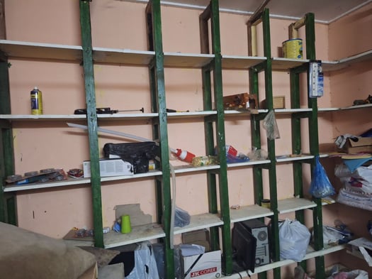 Étagère de boutique solide et robuste