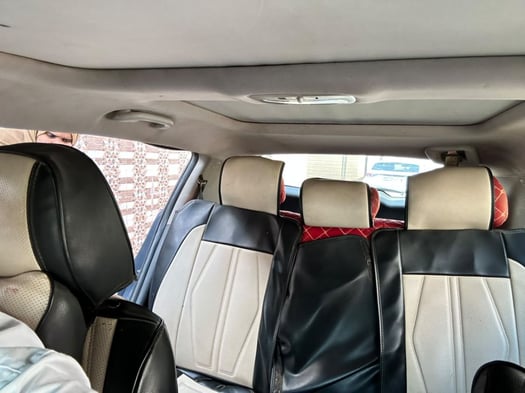 4 Voitures en excellent état à vendre :HYUNDAI SANTA FE 2017 - MITSUBISHI L200 automatique 2022 & KIA SPORTAGE. 2013.- TOYOTA LANDCRUISER PRADO 2021