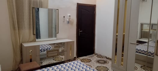 Ensemble mobilier complet chambre, salon et canapé yéménite
