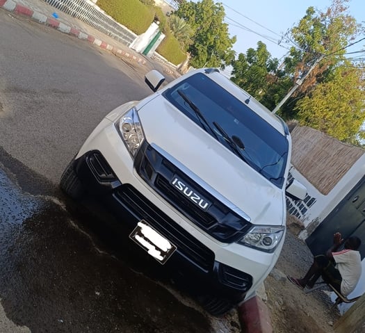 ISUZU-MUX en très bon état à vendre