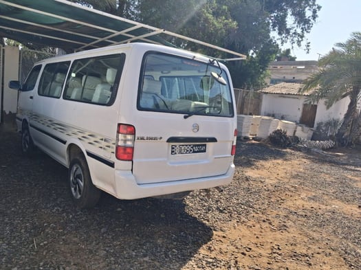 Mini Bus neuf à vendre 2021, 15 places, essence, manuel, neuf