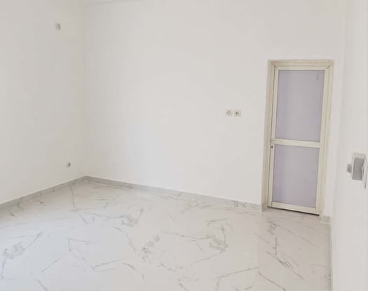 Villa neuve spacieuse avec cour sécurisée à Nagad