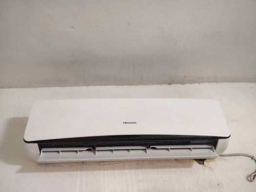 Climatiseur split Hisense 2,5 kW quasi neuf