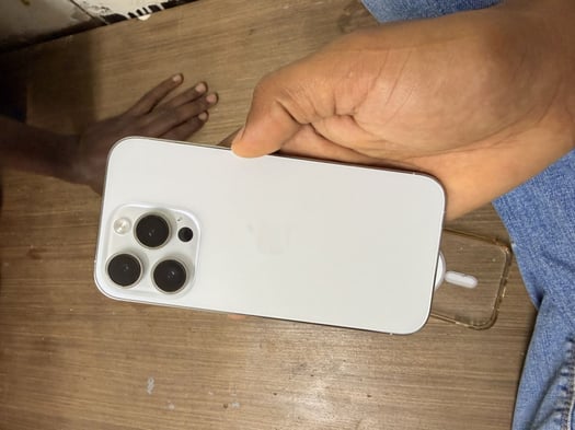 iPhone 14 Pro Blanc 128 Go, batterie 95%, état neuf