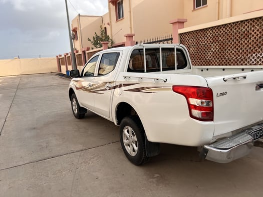 Mitsubishi L200 pickup en location pour 2 semaines minimum