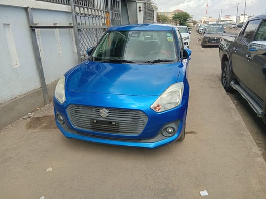 Suzuki Swift 2018 essence boîte automatique en excellent état