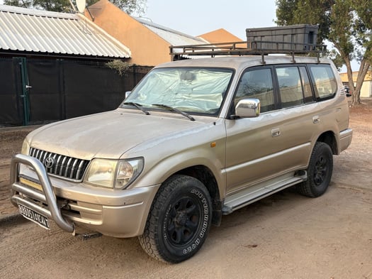 Toyota Prado en bon état, entretien régulier