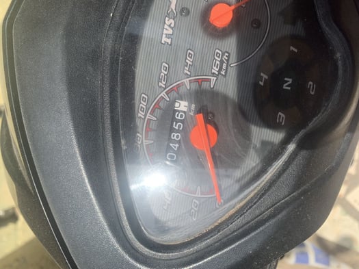 Moto d\'occasion en excellent état, comme neuve, première main