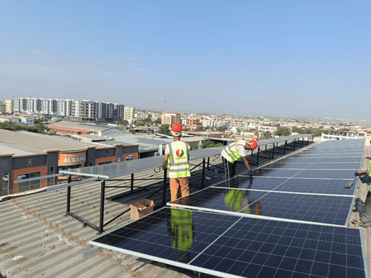 Installation solaire clé en main avec équipements RestarSolar, Longi, Deye