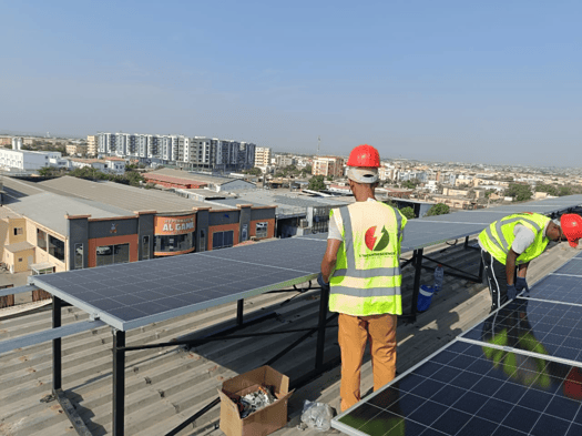 Installation solaire clé en main avec équipements RestarSolar, Longi, Deye