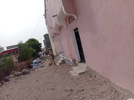 2 maisons de 180 m² et local commercial à Hodan 1