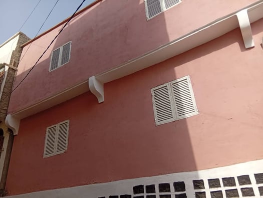 2 maisons de 180 m² et local commercial à Hodan 1