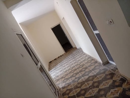 2 maisons de 180 m² et local commercial à Hodan 1