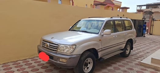 Toyota Land Cruiser 2010, manuel, en très bon état