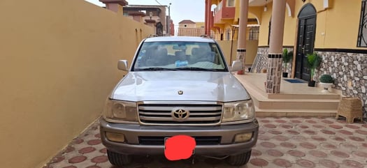 Toyota Land Cruiser 2010, manuel, en très bon état