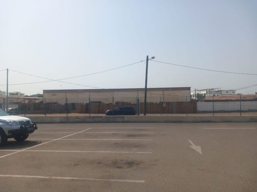 3 hangars 300 m² face Casino Haramous, zone industrielle Sud