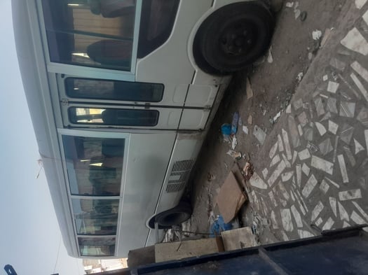 Bus Mitsubishi 30 places en excellent état