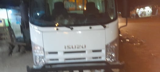 Camion Isuzu 2021 en bon état