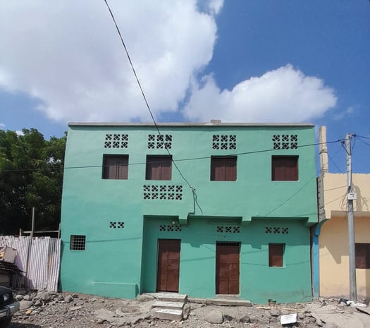 Maison F5 avec mini stock à Hayableh près mosquée Khalife