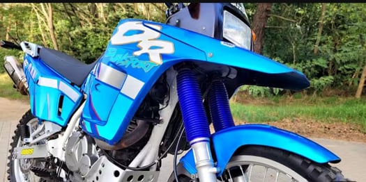 Moto Suzuki DR 800 en bon état
