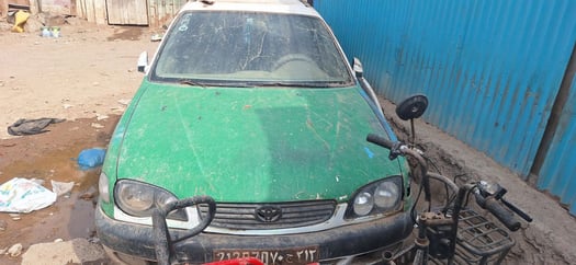 Toyota Corolla Taxi pour pièces détachées en l\'état