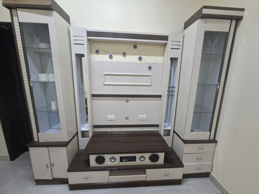 Meuble living TV moderne laminé brun et blanc quasi neuf