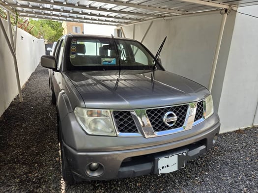 Nissan Navara 2013 4x4 diesel,manuelle,clim fonctionnelle