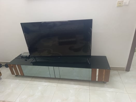 Ensemble salon, canapé marocain, TV et lit