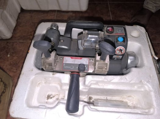 Machine de copie de clés pour maison et voiture