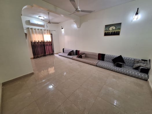 Appartement meublé 3 chambres 2 salles de bain à Cité Saoudie