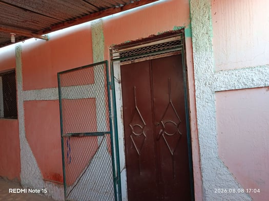 Maison 2 chambres avec cuisine et toilette au PK12 Cinémo