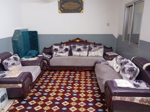 Meuble de salon confortable en bon état