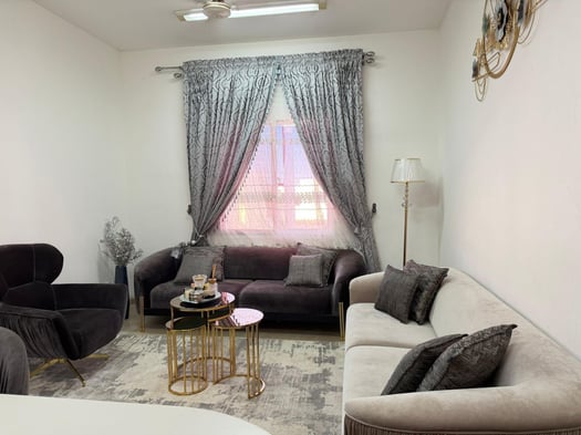 Mobilier complet pour maison et appartement en bon état