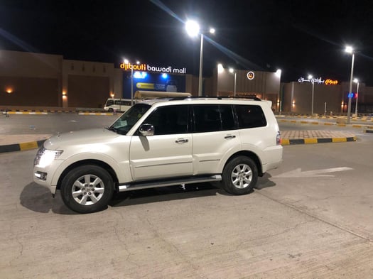 Mitsubishi Pajero 2022 V6 essence boîte automatique