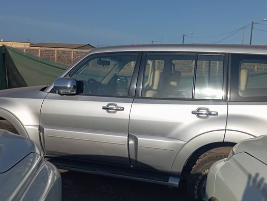 Mitsubishi Pajero GLS V6 essence 4e génération en excellent état
