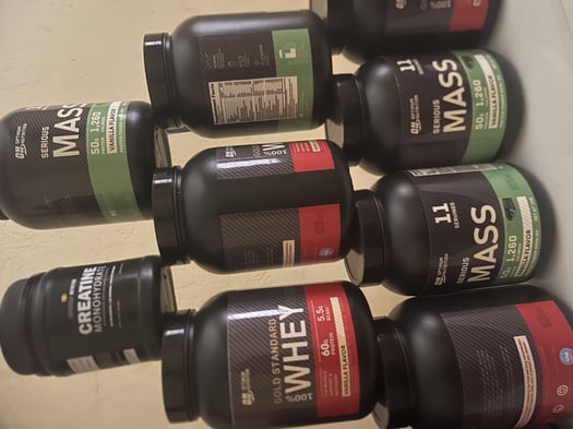 Poudre de protéines Gold Standard et compléments sportifs premium