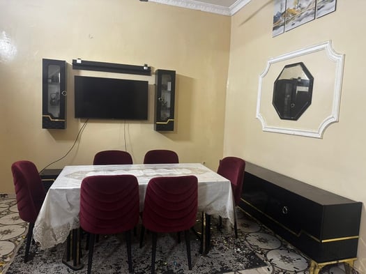 Salon et salle à manger en bon état, peu utilisés
