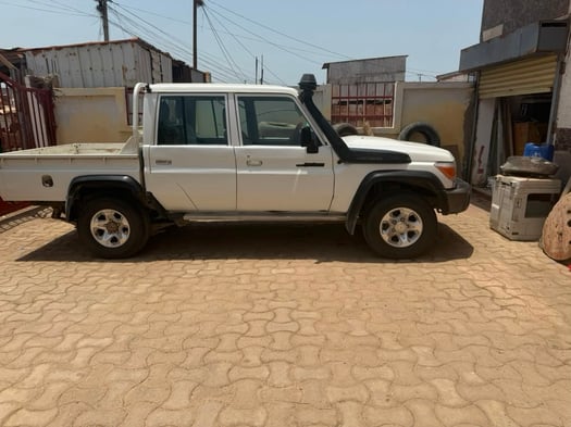 Toyota Land Cruiser Double Cabine 2022 climatisée en excellent état