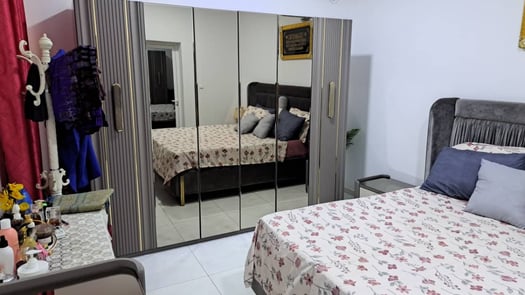 Lot complet de mobilier et équipements de maison