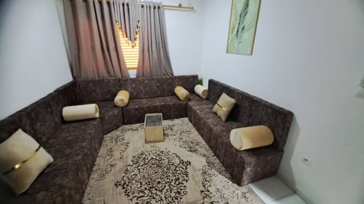 Lot complet de mobilier et équipements de maison