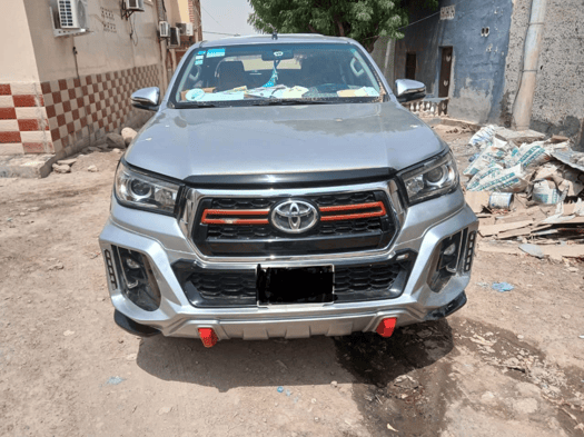 4 Voitures en excellent état à vendre : TOYOTA PRADO - TOYOTA HILUX 2020 AUTOMATIQUE &. Hyundai SANTA FE 2016 & SUZUKI SWIFT 2019