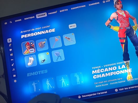 Compte Fortnite avec 65 skins rares et emotes uniques