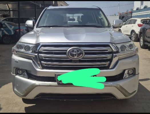Toyota Land Cruiser V8 2018 diesel boîte automatique full option
